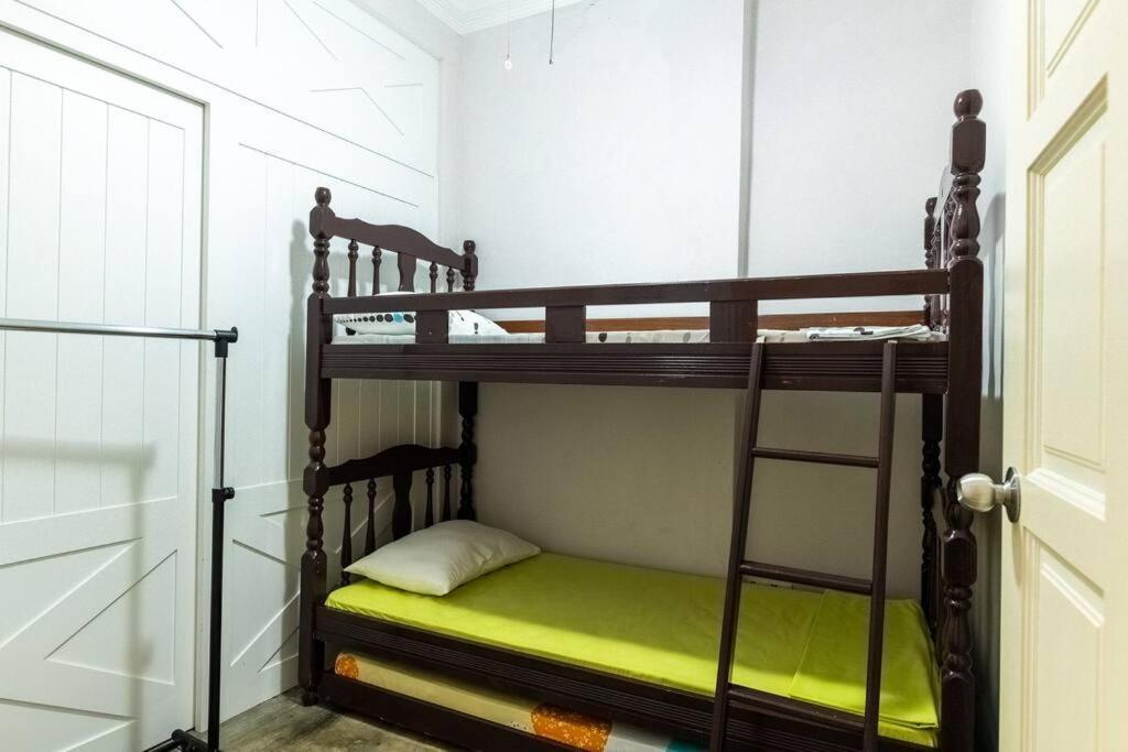New Granny Cozy House Georgetown 2-6Pax Villa Buitenkant foto